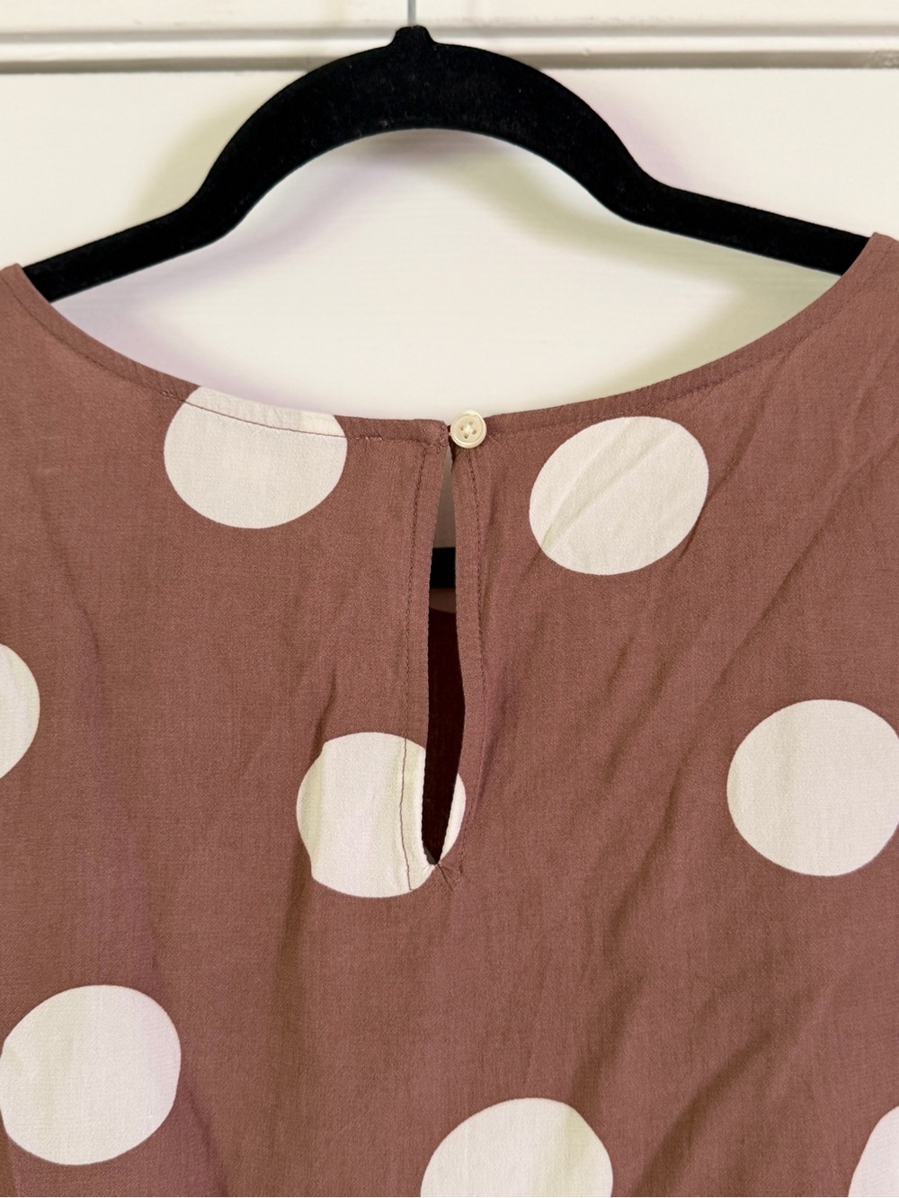 LOFT Women’s Polka Dot Banded Hem Flutter Sleeve Top Brown White Size Medium - Picture 9 of 10